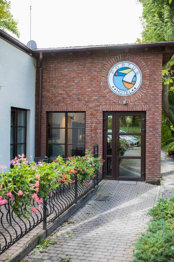 Hotel Portus 斯武普斯克 外观 照片